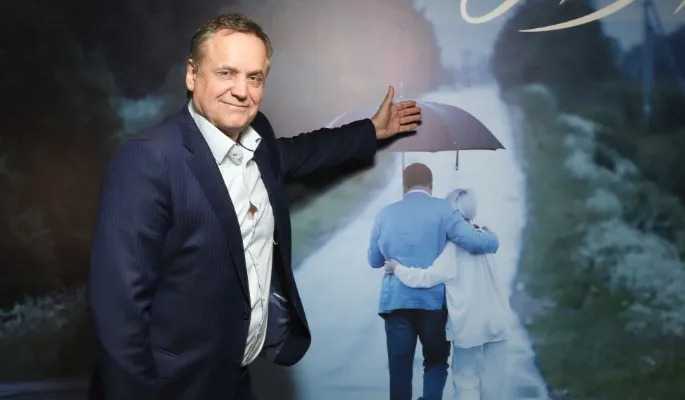 "Встретили со слезами на глазах": что случилось с секс-символом из "Маленькой Веры" Андреем Соколовым