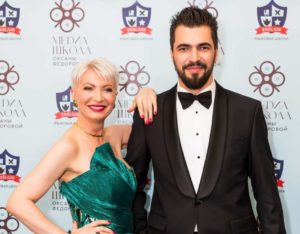 Оксана Федорова наградила лучших звёздных мам года